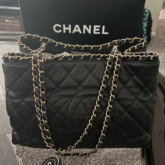 Chanel Gold Hardware Black Calfskin Leather Tote - Picture 5 of 16